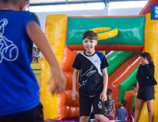 Foto - Inesquecível: chegada do Papai Noel reforça a magia do Natal em Nazaré Paulista