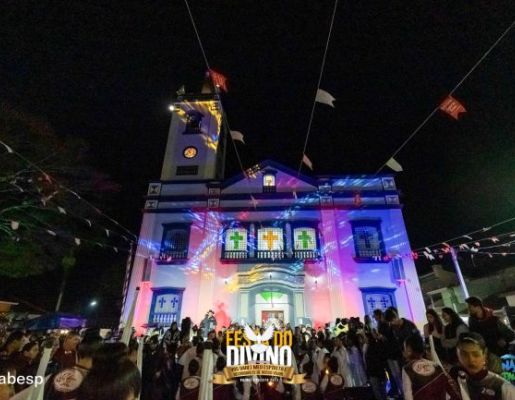 Foto - Procissão de encerramento, Orquestra de Viola e apresentação da Fanfarra Municipal 