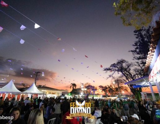 Foto - Procissão de encerramento, Orquestra de Viola e apresentação da Fanfarra Municipal 