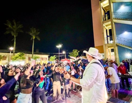 Foto - Show de Felipe & Thiago encerra em grande estilo a Festa dos 349 anos de Nazaré Paulista