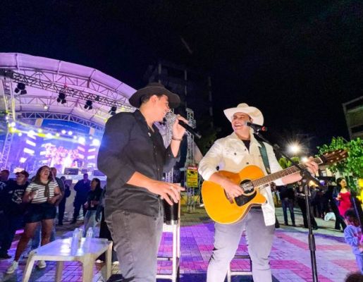 Foto - Show de Felipe & Thiago encerra em grande estilo a Festa dos 349 anos de Nazaré Paulista