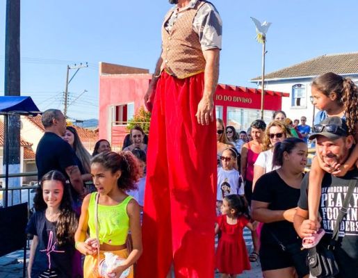 Foto - A Praça do Santo Cruzeiro, Playground Público Infantil e Palco Albino de Camargo – Bininho estão oficialmente inaugurados!! 
