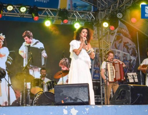 Foto - 349 anos: Espetáculo “Mestiça” com Renata Jambeiro emociona o público em tributo a Clara Nunes