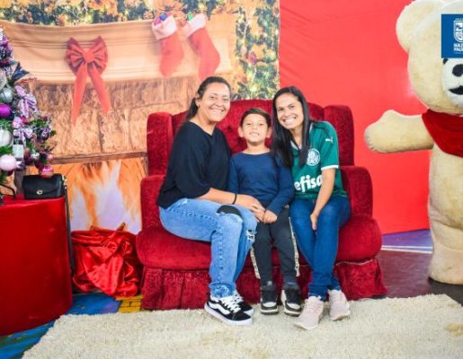 Foto - Inesquecível: chegada do Papai Noel reforça a magia do Natal em Nazaré Paulista