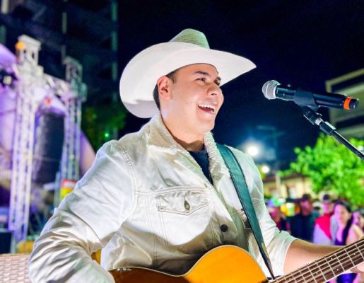Foto - Show de Felipe & Thiago encerra em grande estilo a Festa dos 349 anos de Nazaré Paulista