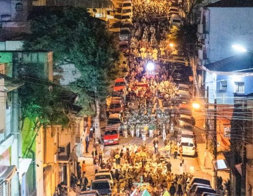 Foto - Procissão de encerramento, Orquestra de Viola e apresentação da Fanfarra Municipal 
