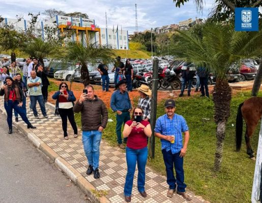 Foto - Chegada da Paçoca emociona Nazaré Paulista com fé, tradição e música no início da Festa do Divino 2025