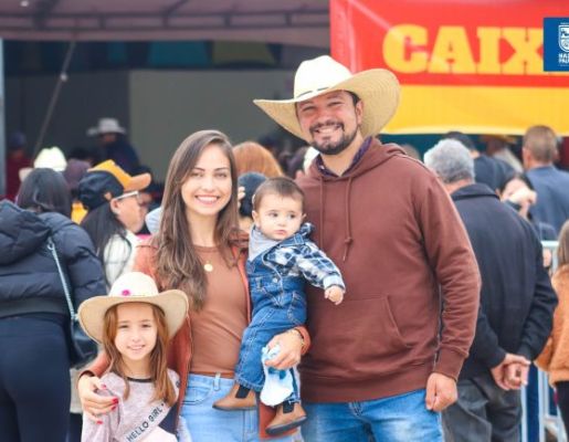 Foto - Chegada da Paçoca emociona Nazaré Paulista com fé, tradição e música no início da Festa do Divino 2025