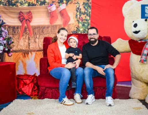 Foto - Inesquecível: chegada do Papai Noel reforça a magia do Natal em Nazaré Paulista