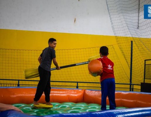 Foto - Inesquecível: chegada do Papai Noel reforça a magia do Natal em Nazaré Paulista
