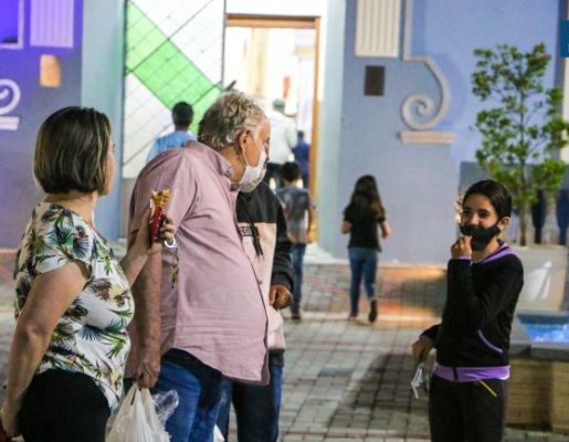 Foto - Tony Viola & Fábio Reis realizam grande apresentação na praça da Igreja matriz