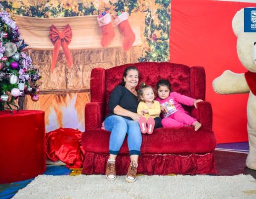 Foto - Inesquecível: chegada do Papai Noel reforça a magia do Natal em Nazaré Paulista