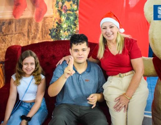 Foto - Inesquecível: chegada do Papai Noel reforça a magia do Natal em Nazaré Paulista