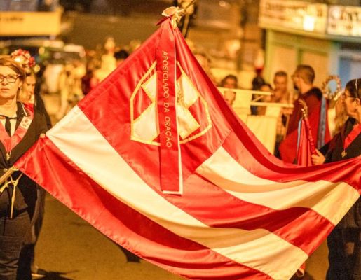 Foto - Procissão de encerramento, Orquestra de Viola e apresentação da Fanfarra Municipal 