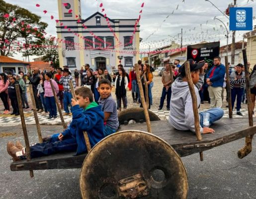 Foto - Chegada da Paçoca emociona Nazaré Paulista com fé, tradição e música no início da Festa do Divino 2025