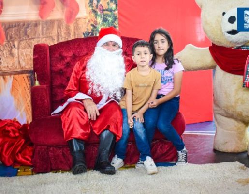 Foto - Inesquecível: chegada do Papai Noel reforça a magia do Natal em Nazaré Paulista