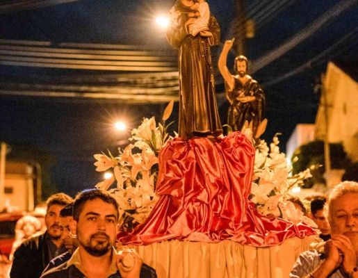 Foto - Procissão de encerramento, Orquestra de Viola e apresentação da Fanfarra Municipal 