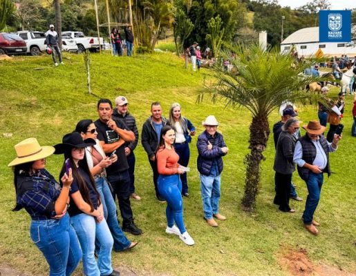 Foto - Chegada da Paçoca emociona Nazaré Paulista com fé, tradição e música no início da Festa do Divino 2025
