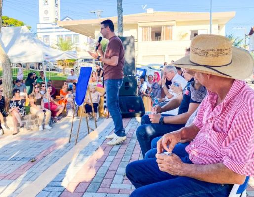 Foto - A Praça do Santo Cruzeiro, Playground Público Infantil e Palco Albino de Camargo – Bininho estão oficialmente inaugurados!! 