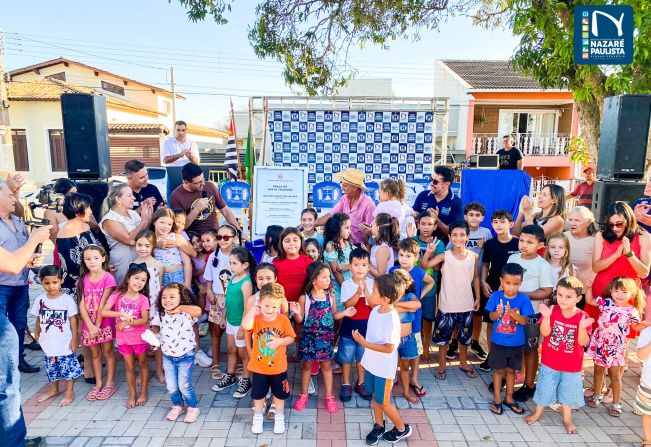 A Praça do Santo Cruzeiro, Playground Público Infantil e Palco Albino de Camargo – Bininho estão oficialmente inaugurados!! 