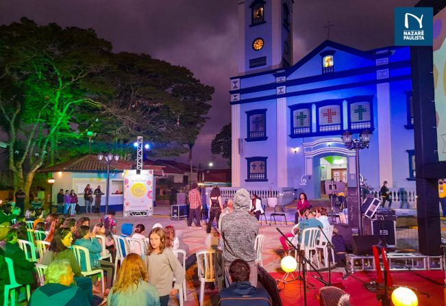 Nazaré Paulista recebeu programação gratuita do circuito SESC de artes na praça da Igreja Matriz