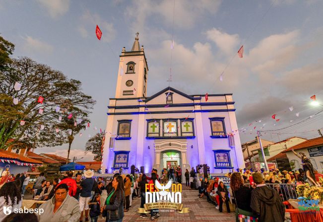 Procissão de encerramento, Orquestra de Viola e apresentação da Fanfarra Municipal 